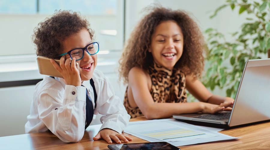 Auxiliaire De Puericulture Creche Collective Pantin Les Petits D Homme